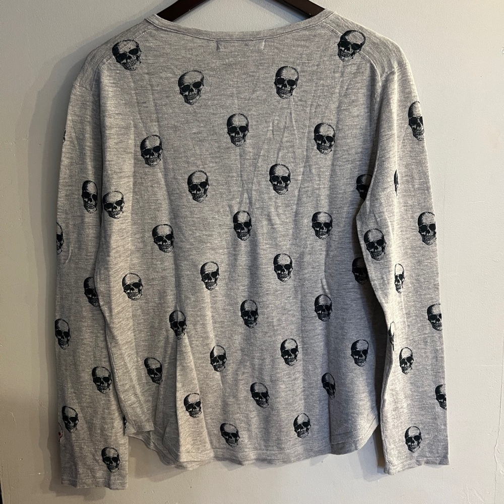 SKULL CASHMERE Women's Gray Skull Print V-Neck Sweater Size S - Picture 2 of 4